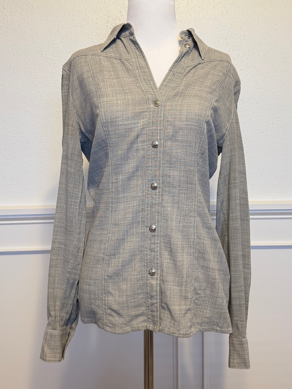Escada Virgin Wool Blouse Womens Size 36 Gray Long Sleeve Button Up Shirt Collar